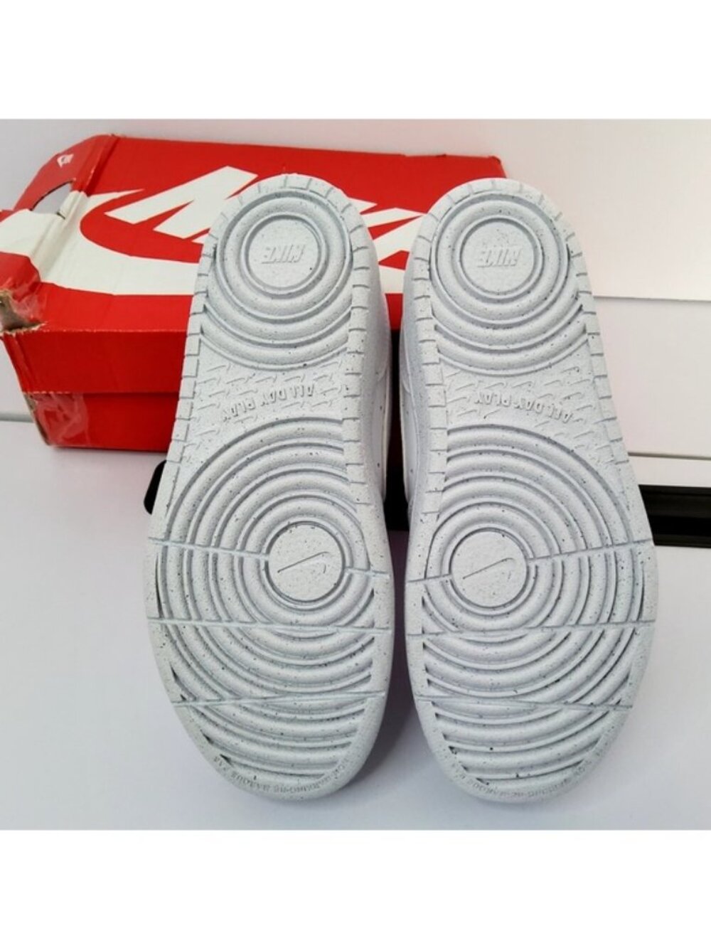 NIKE Boy's Sneaker Low Court Borough Low Recraft White White White Size 13.5C - Picture 2 of 8